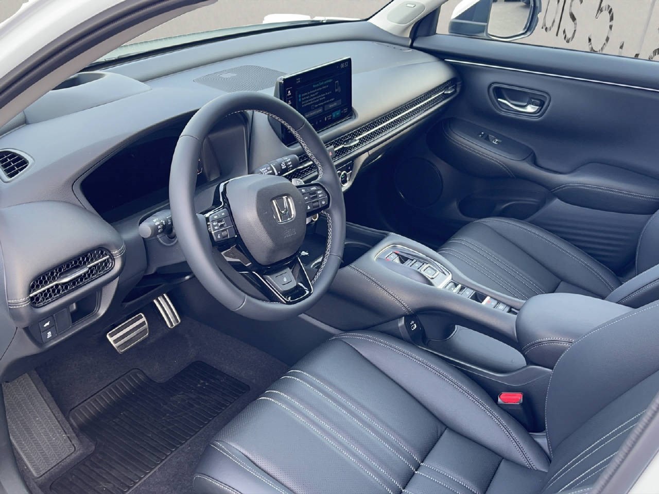 HONDA ZR-V 2.0 i-MMD Advance-showroom-element-3