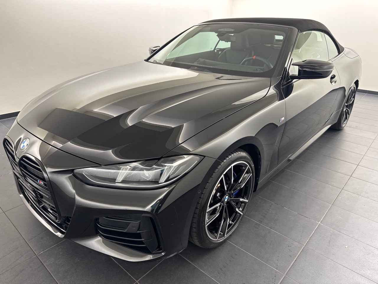 BMW M440i xDrive 48V Cabrio-image-0