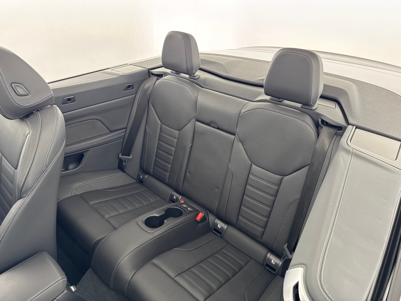 BMW M440i xDrive 48V Cabrio-image-5
