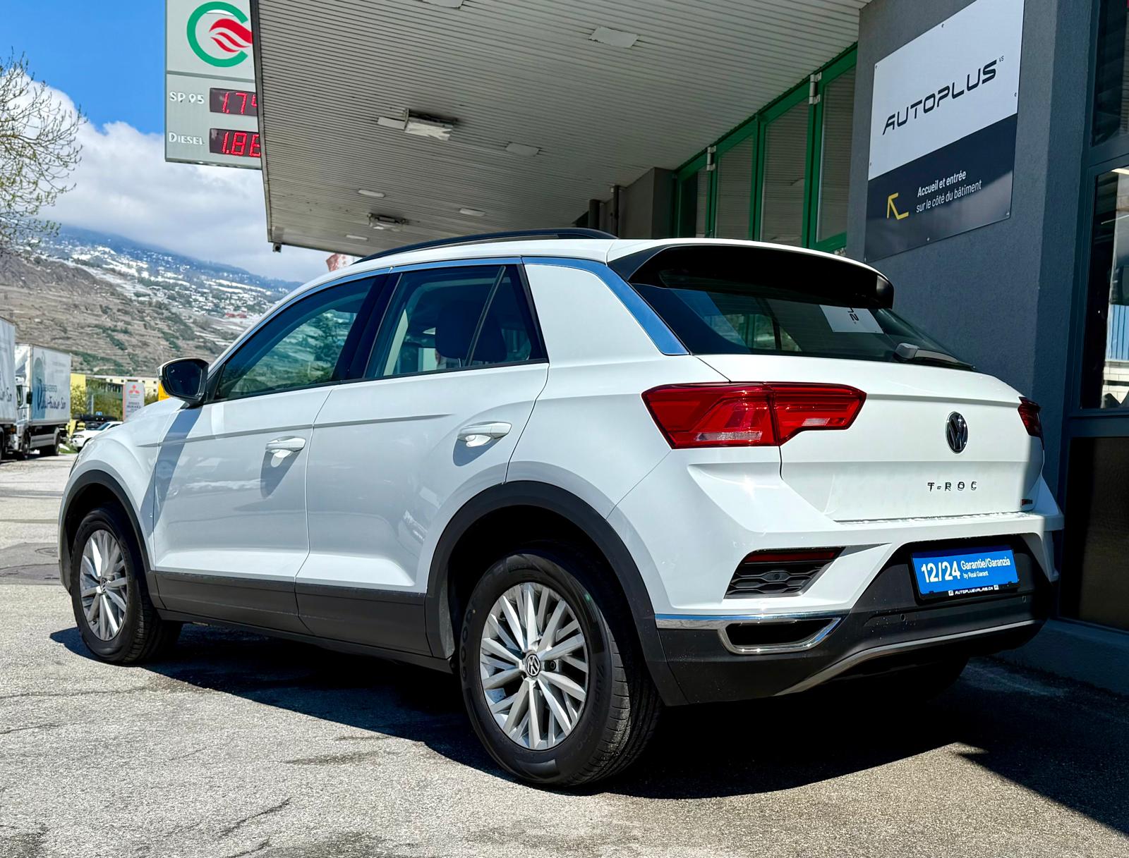 VW T-Roc 2.0 TSI Advance DSG 4Motion-image-5