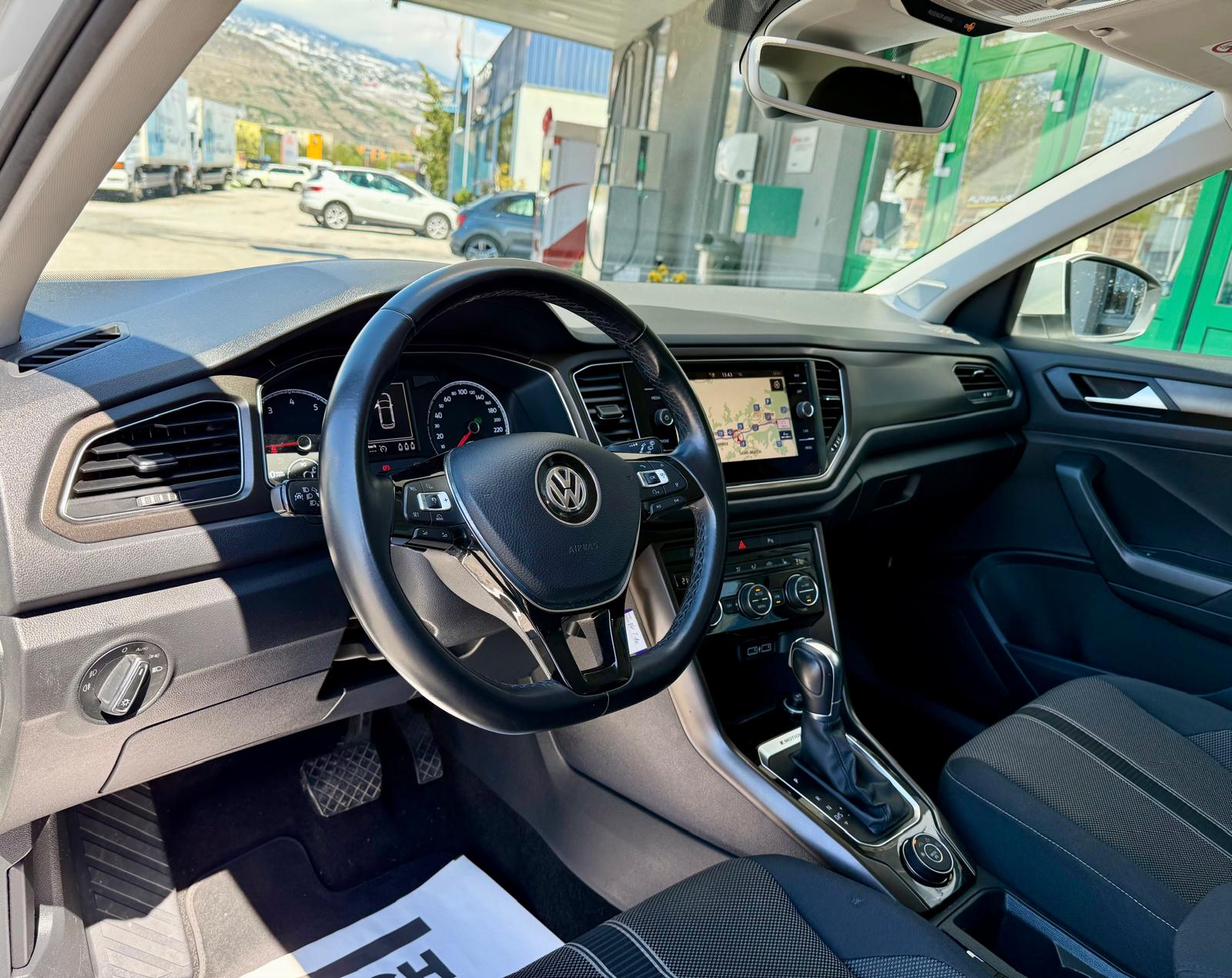 VW T-Roc 2.0 TSI Advance DSG 4Motion-image-9