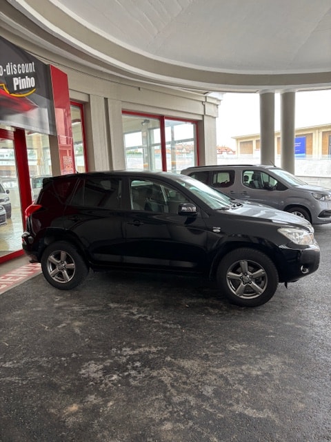 TOYOTA RAV-4 2.2D-4 D Linea Luna-image-1