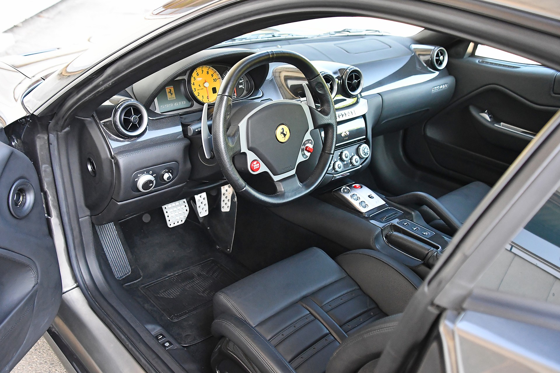 FERRARI 599 GTB-image-7