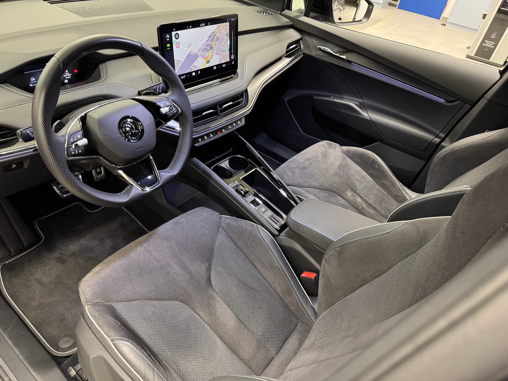 SKODA Enyaq iV 80x Sondermodel *SportLine* ((265PS)) *Neupreis 64'360.-*-image-12