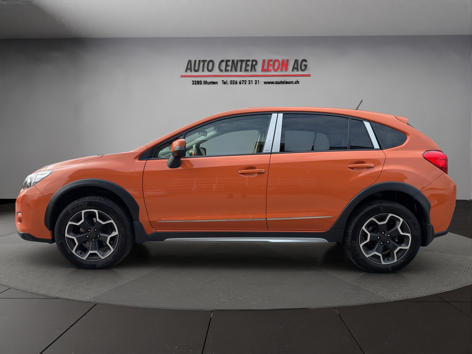 SUBARU XV 2.0 Swiss Three AWD CVT-showroom-element-2
