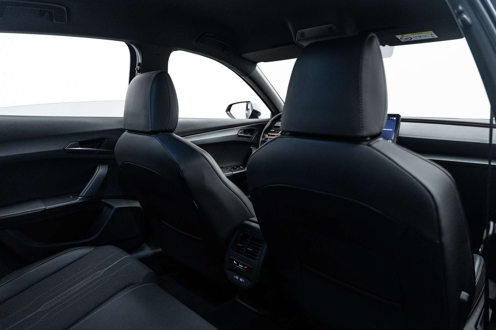 CUPRA Formentor 1.4 e-HYBRID pHEV DSG-image-10