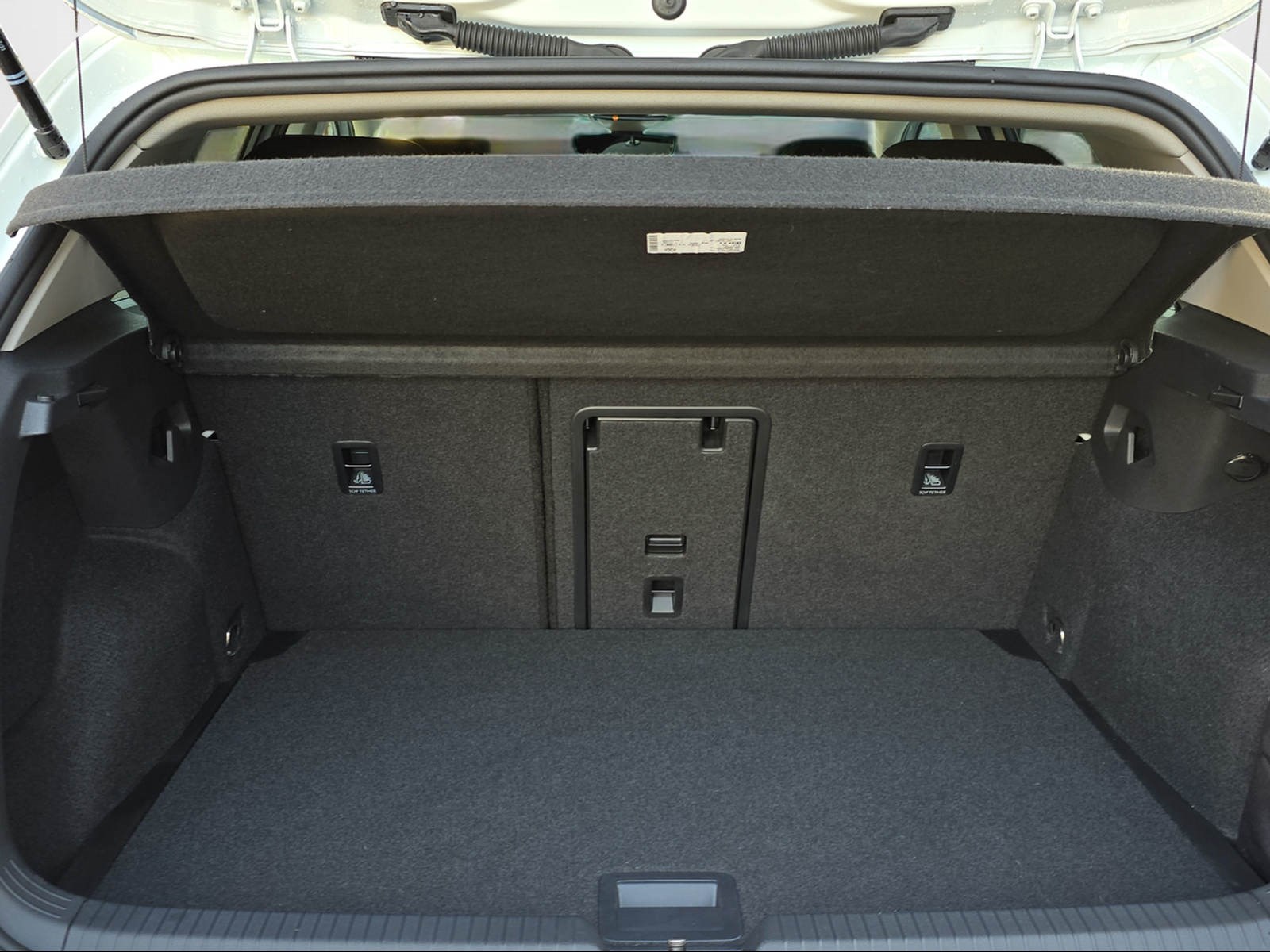 VW GOLF VIII 1.5 eTSI LIFE DSG-image-5