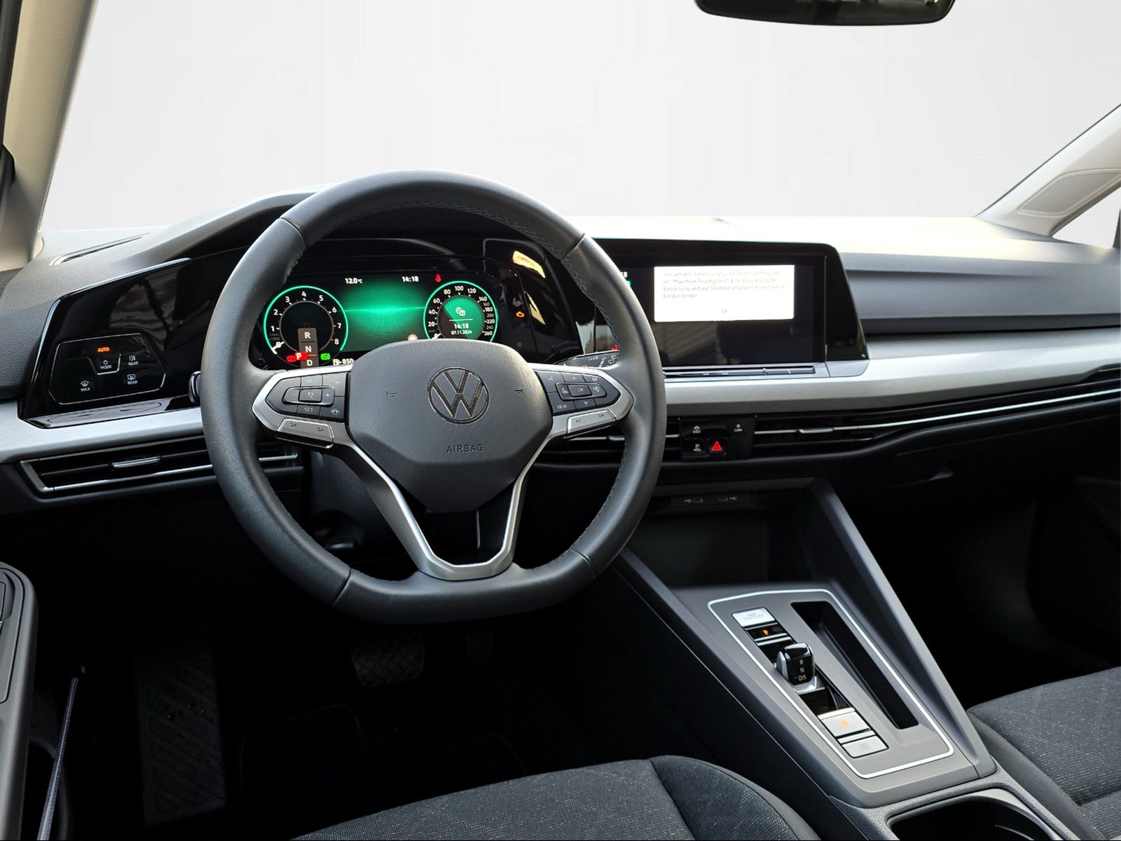 VW GOLF VIII 1.5 eTSI LIFE DSG-image-8