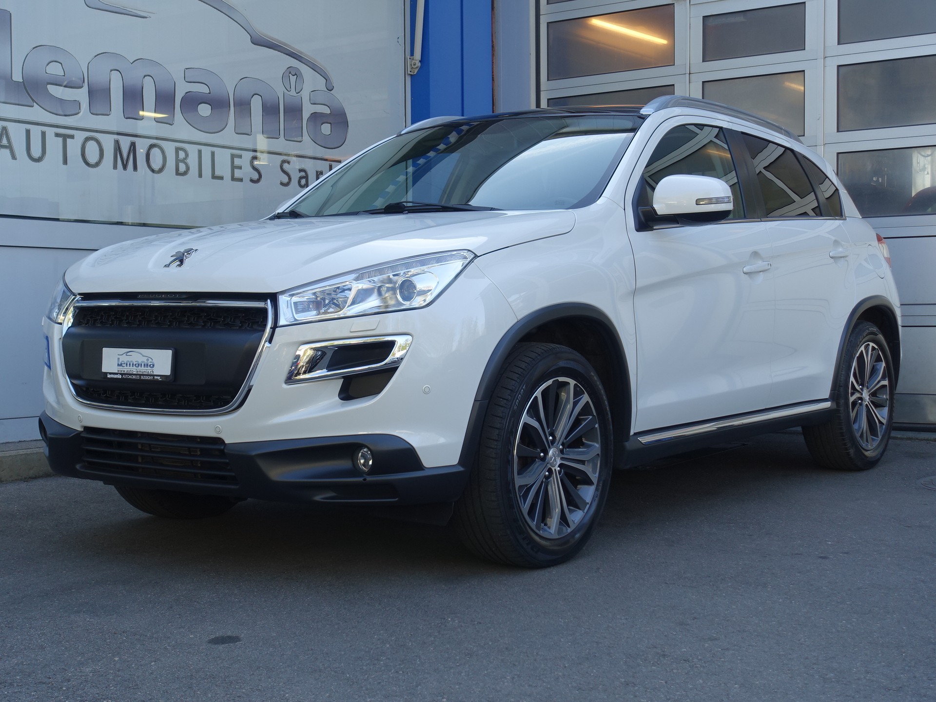PEUGEOT 4008 1.6 HDi Active 4WD-showroom-element-1