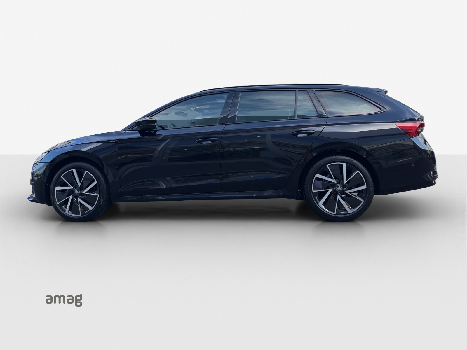 SKODA Octavia Combi 1.5 TSI mHEV DSG Sport Line-showroom-element-1