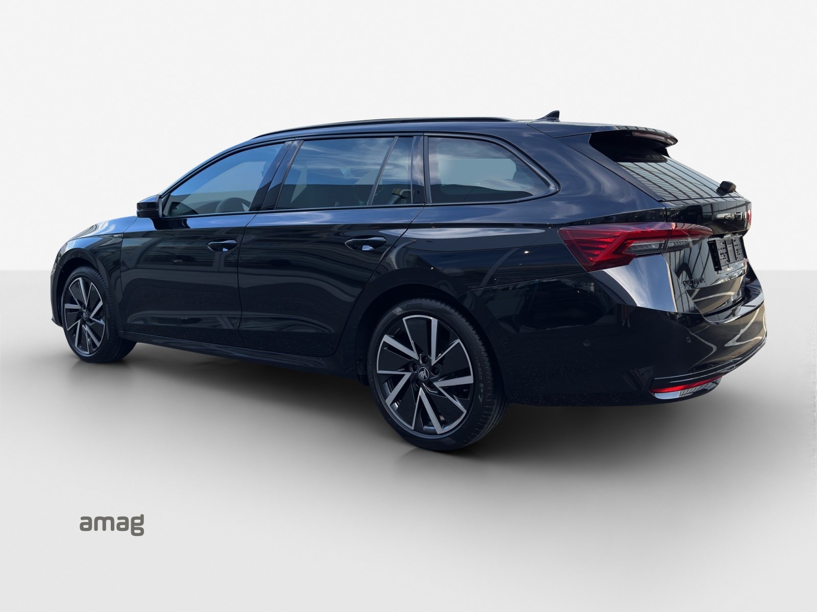 SKODA Octavia Combi 1.5 TSI mHEV DSG Sport Line-showroom-element-2