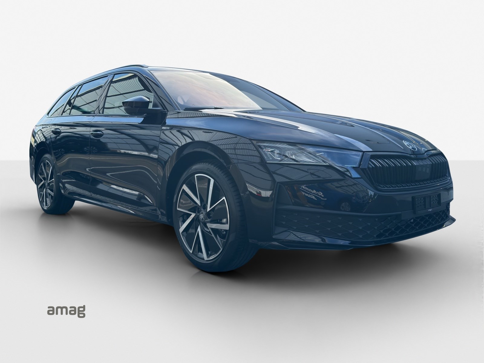 SKODA Octavia Combi 1.5 TSI mHEV DSG Sport Line-image-5