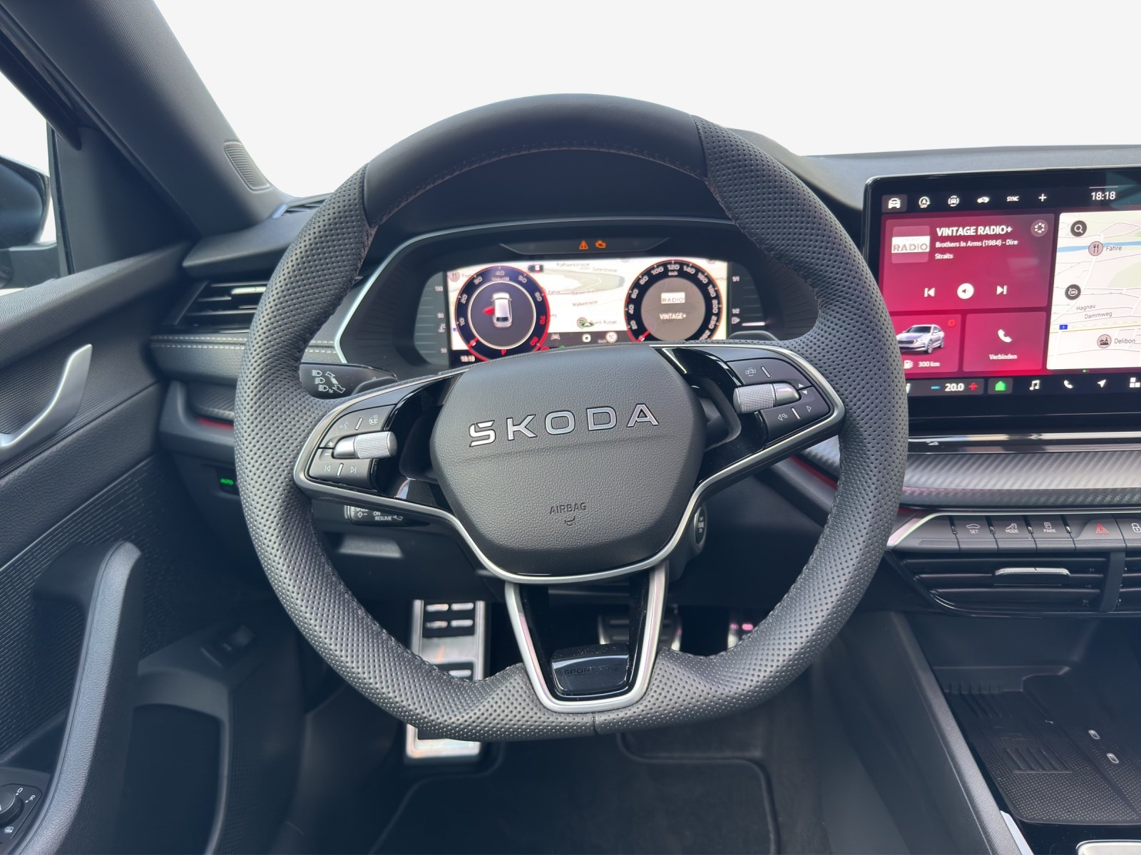 SKODA Octavia Combi 1.5 TSI mHEV DSG Sport Line-image-9
