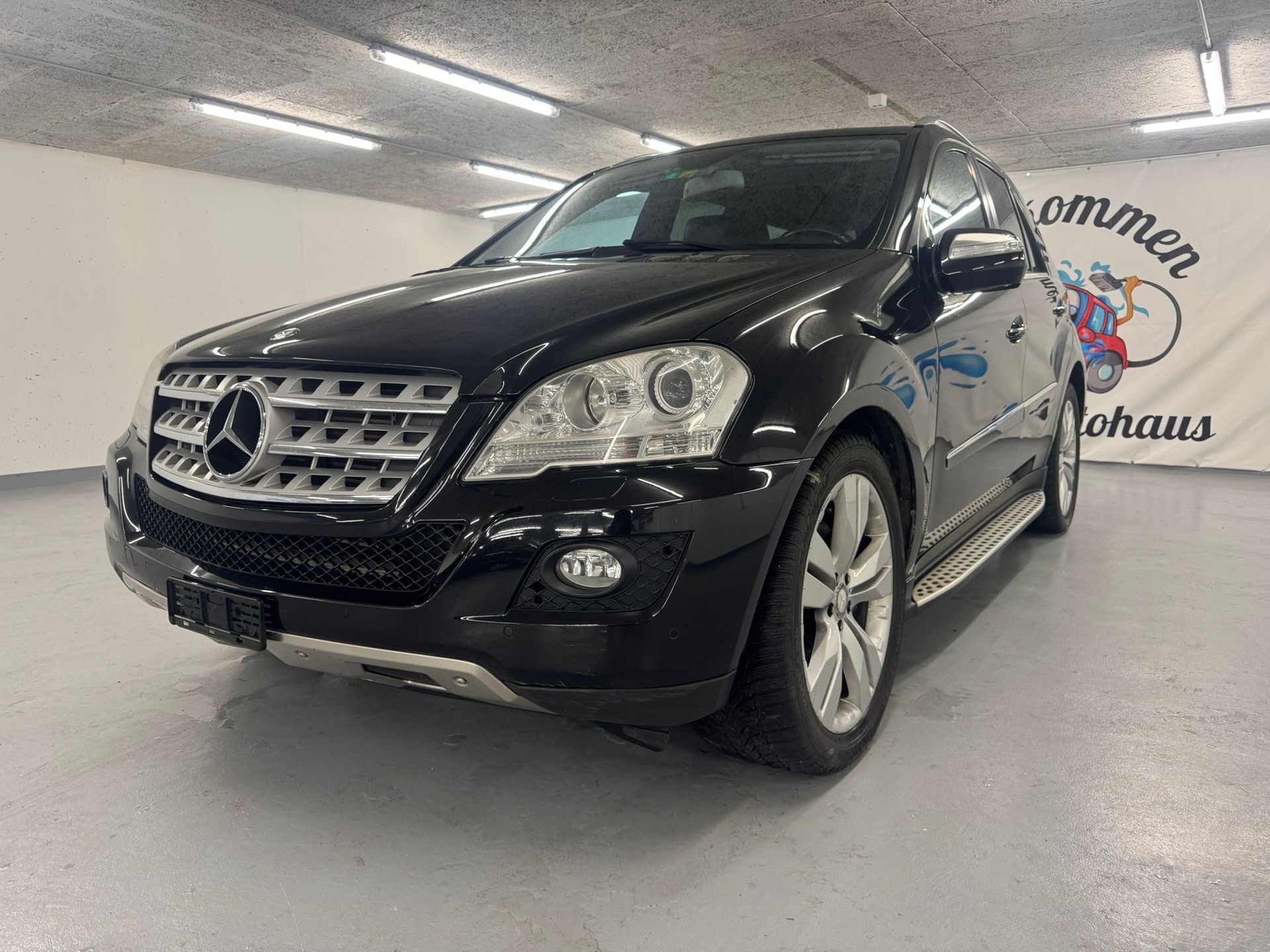 MERCEDES-BENZ C 350 Avantgarde Sport Edition 4Matic Automatic-showroom-element-1