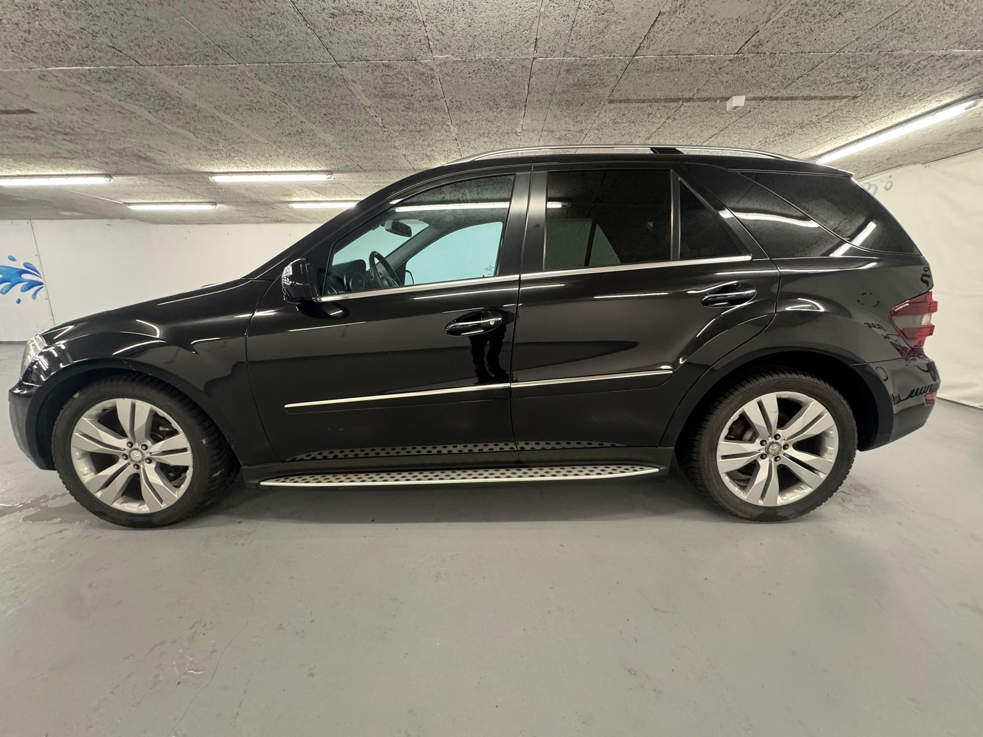 MERCEDES-BENZ C 350 Avantgarde Sport Edition 4Matic Automatic-showroom-element-3