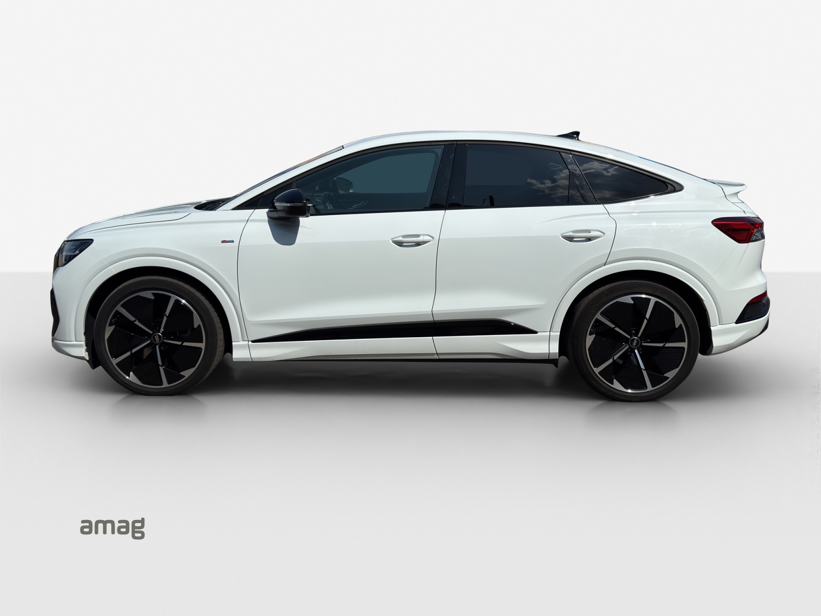 AUDI Q4 Sportback e-tron 50 quattro-showroom-element-1