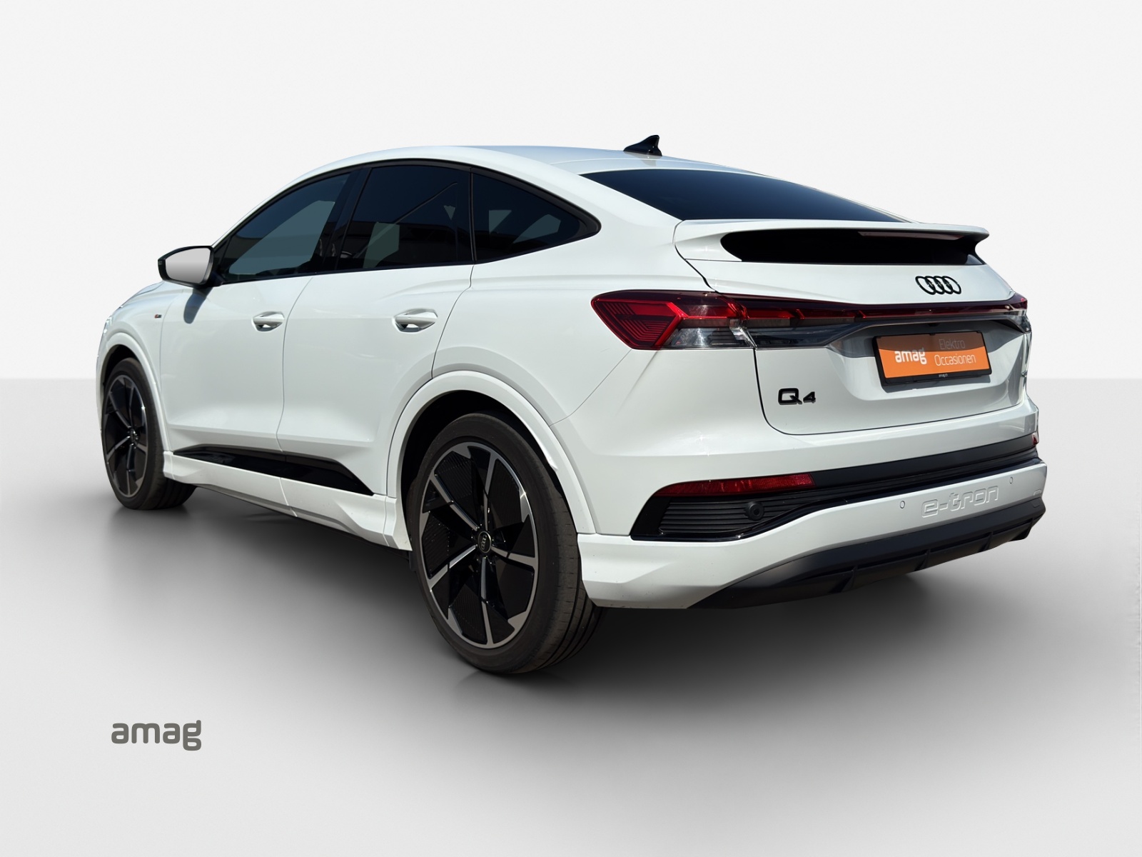 AUDI Q4 Sportback e-tron 50 quattro-showroom-element-2