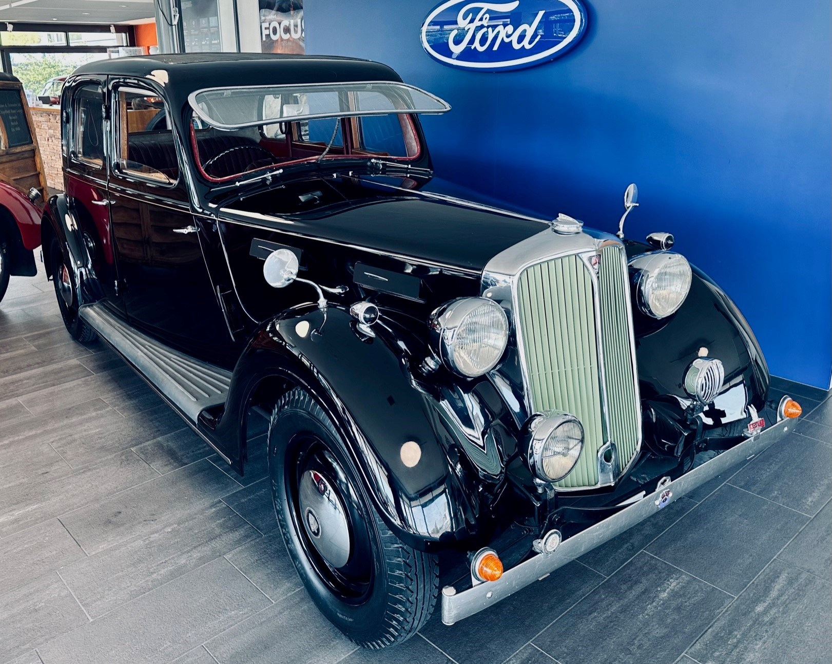 ROVER 16-image-0
