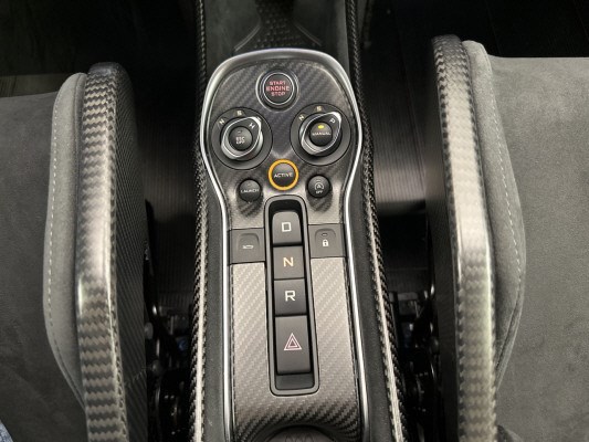 McLAREN 600LT Coupé 3.8 V8-image-12