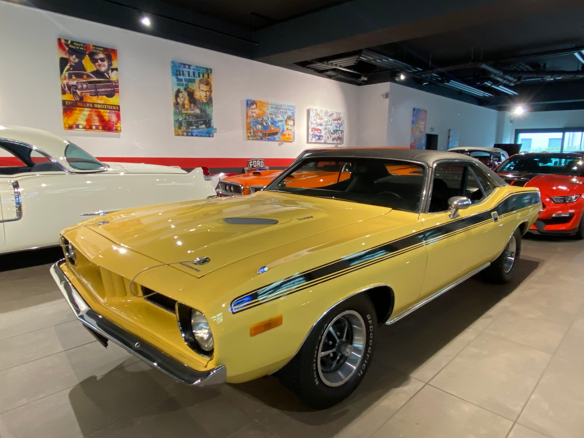 PLYMOUTH Barracuda 360-showroom-element-2