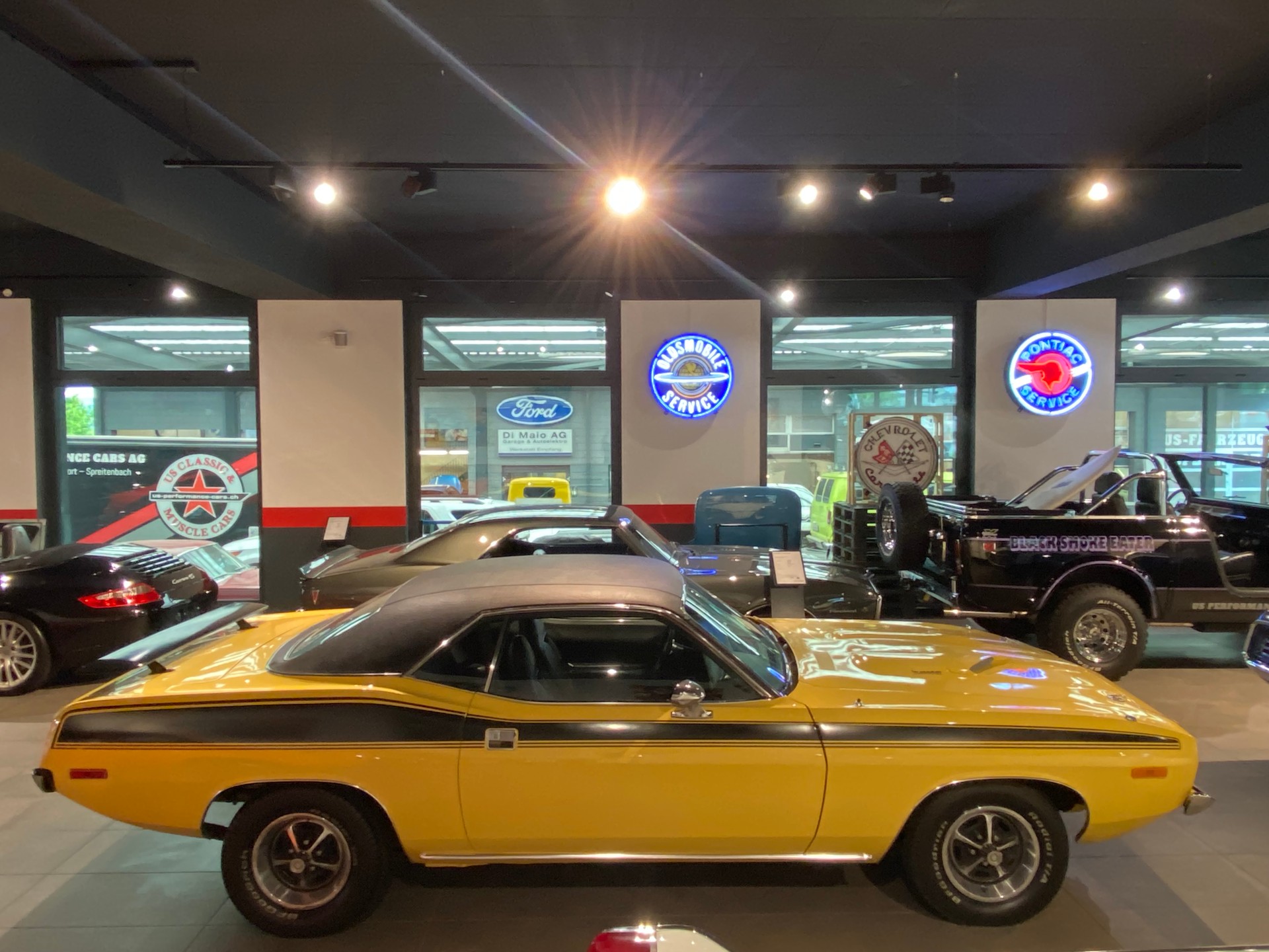 PLYMOUTH Barracuda 360-showroom-element-3