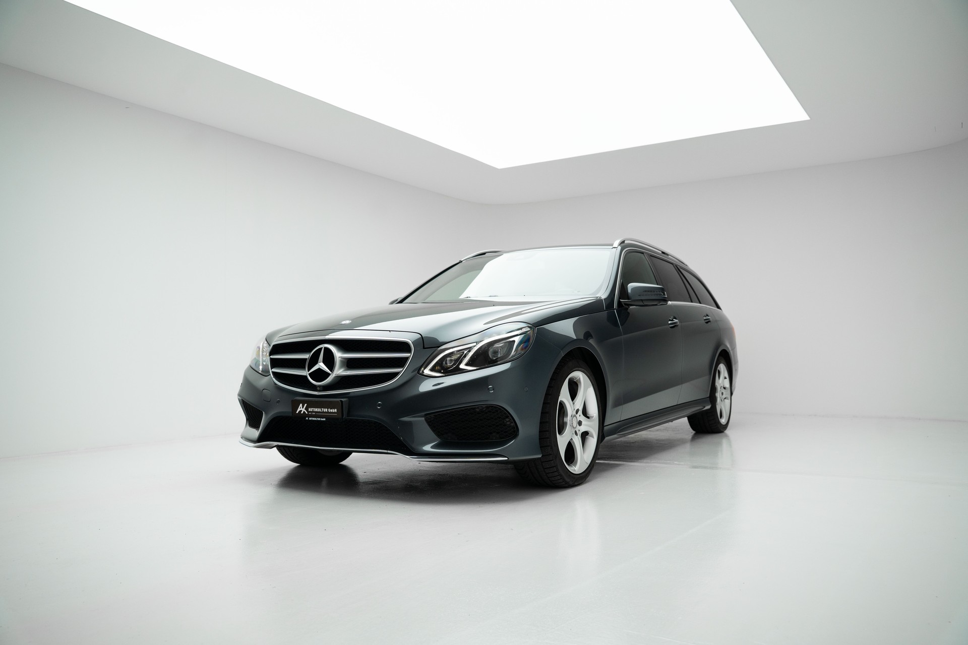 MERCEDES-BENZ E 250 CDI Avantgarde 4Matic 7G-Tronic-showroom-element-1