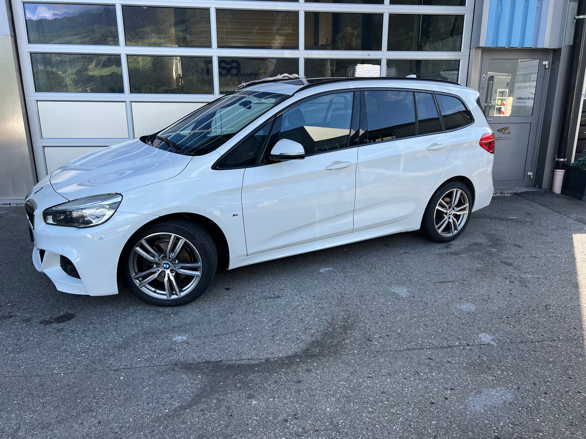 BMW 218d xDrive Gran Tourer M Sport Steptronic ** 7 Sitze * AHK *Navi * Leder * frisch ab MFK *mit 1 Jahr Garantie möglich ***-showroom-element-2