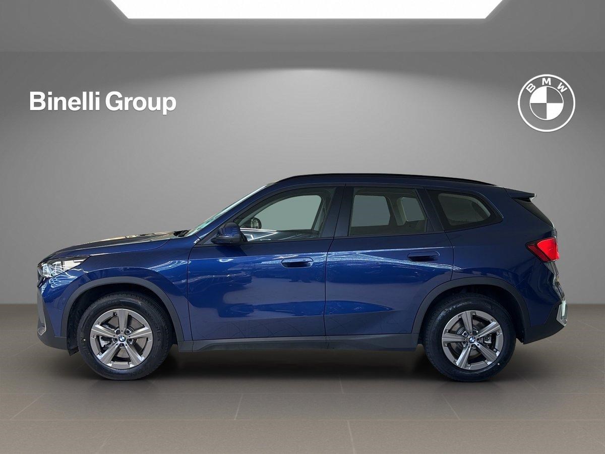 BMW X1 xDrive 23i-showroom-element-2