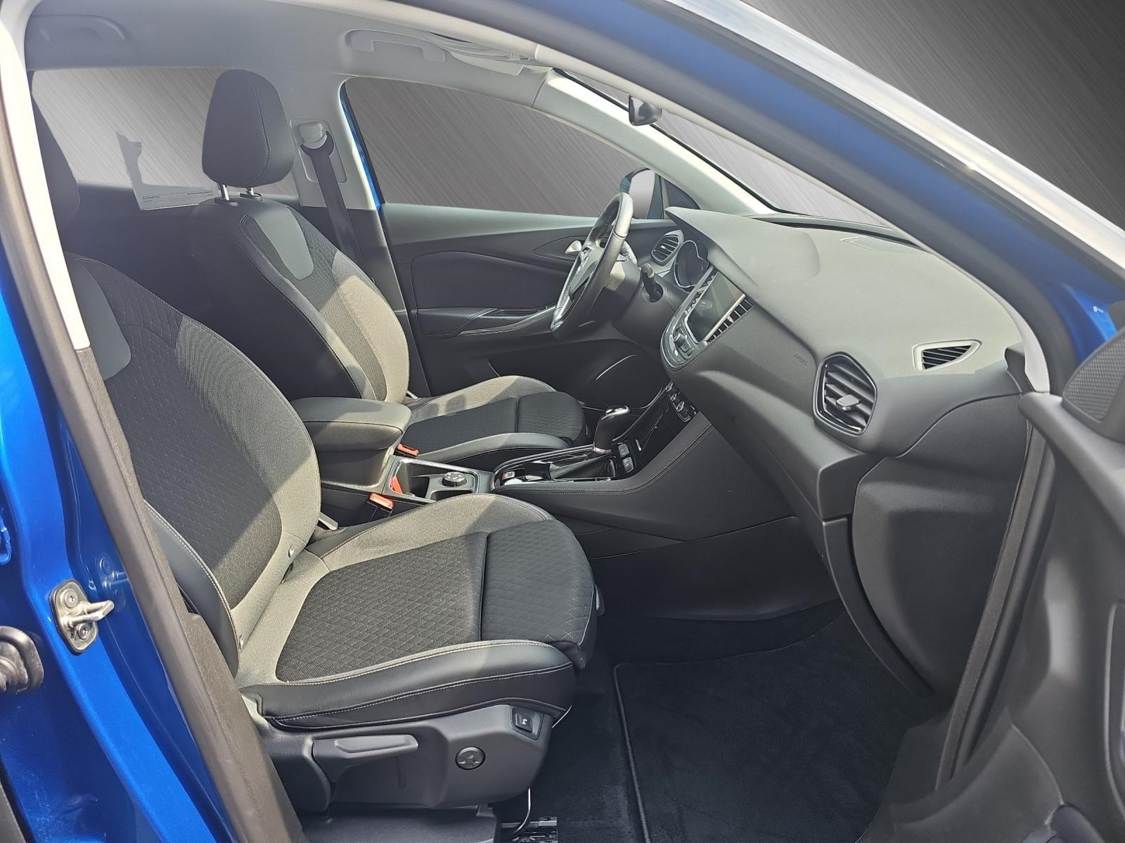 OPEL Grandland X 1.6 T Ultimate-image-14