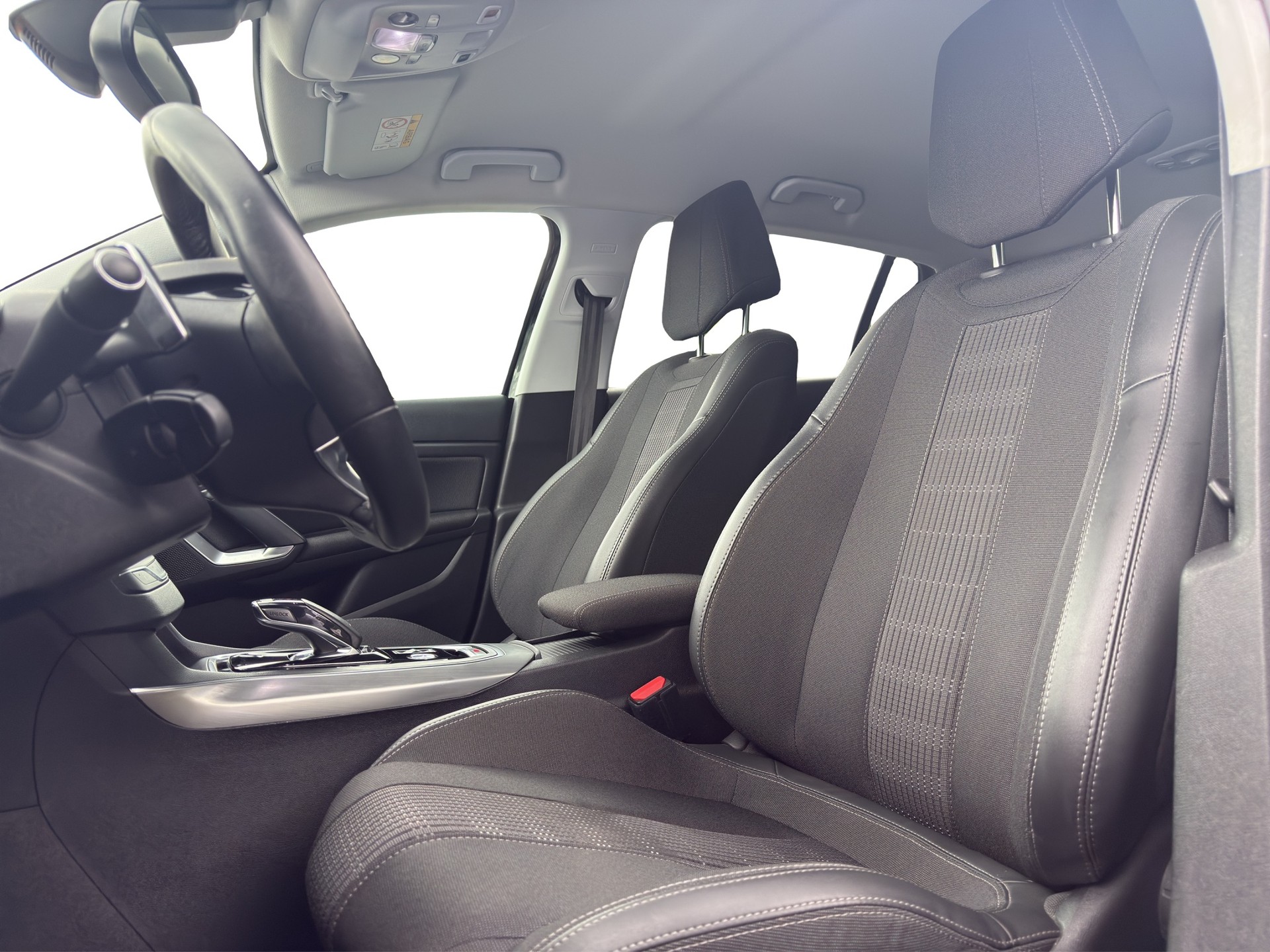 PEUGEOT 308 1.5 BlueHDI Allure EAT8-image-13