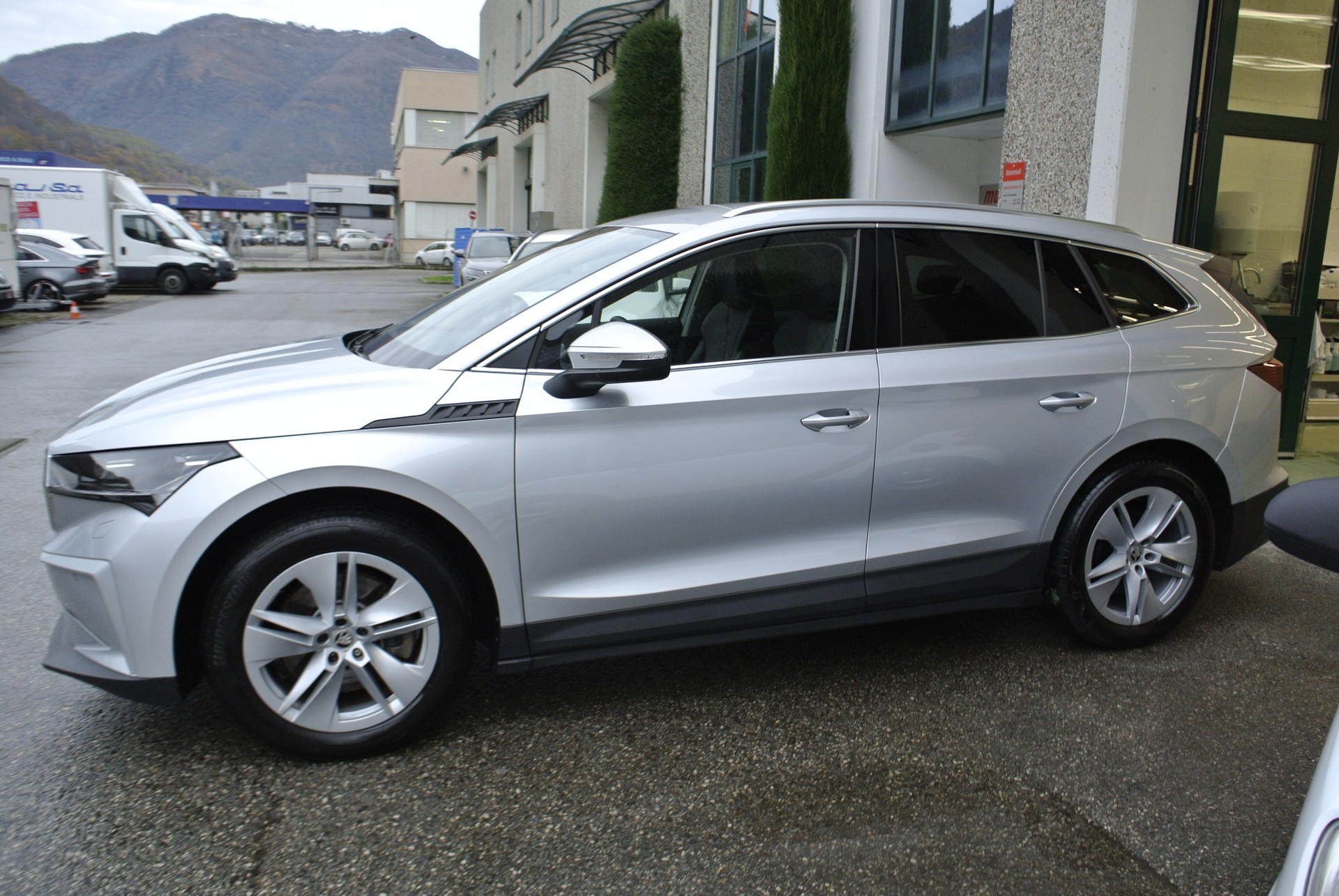 SKODA Enyaq iV 80-image-10