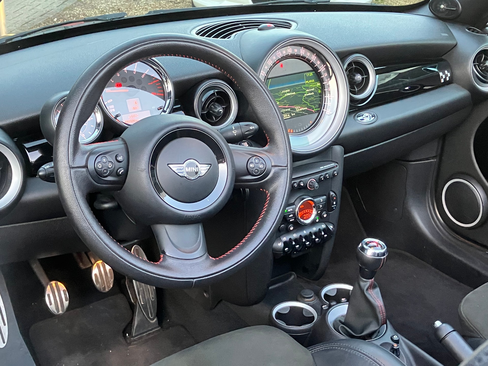 MINI Mini Cooper John Mini Cooper Works Roadster-image-11