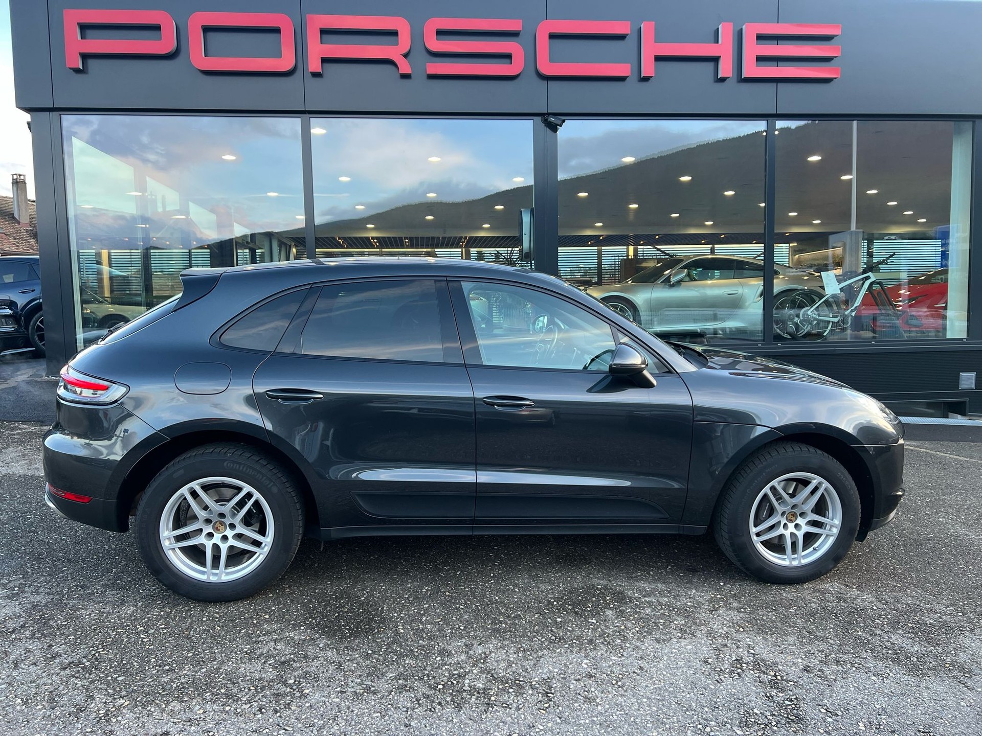 PORSCHE Macan PDK