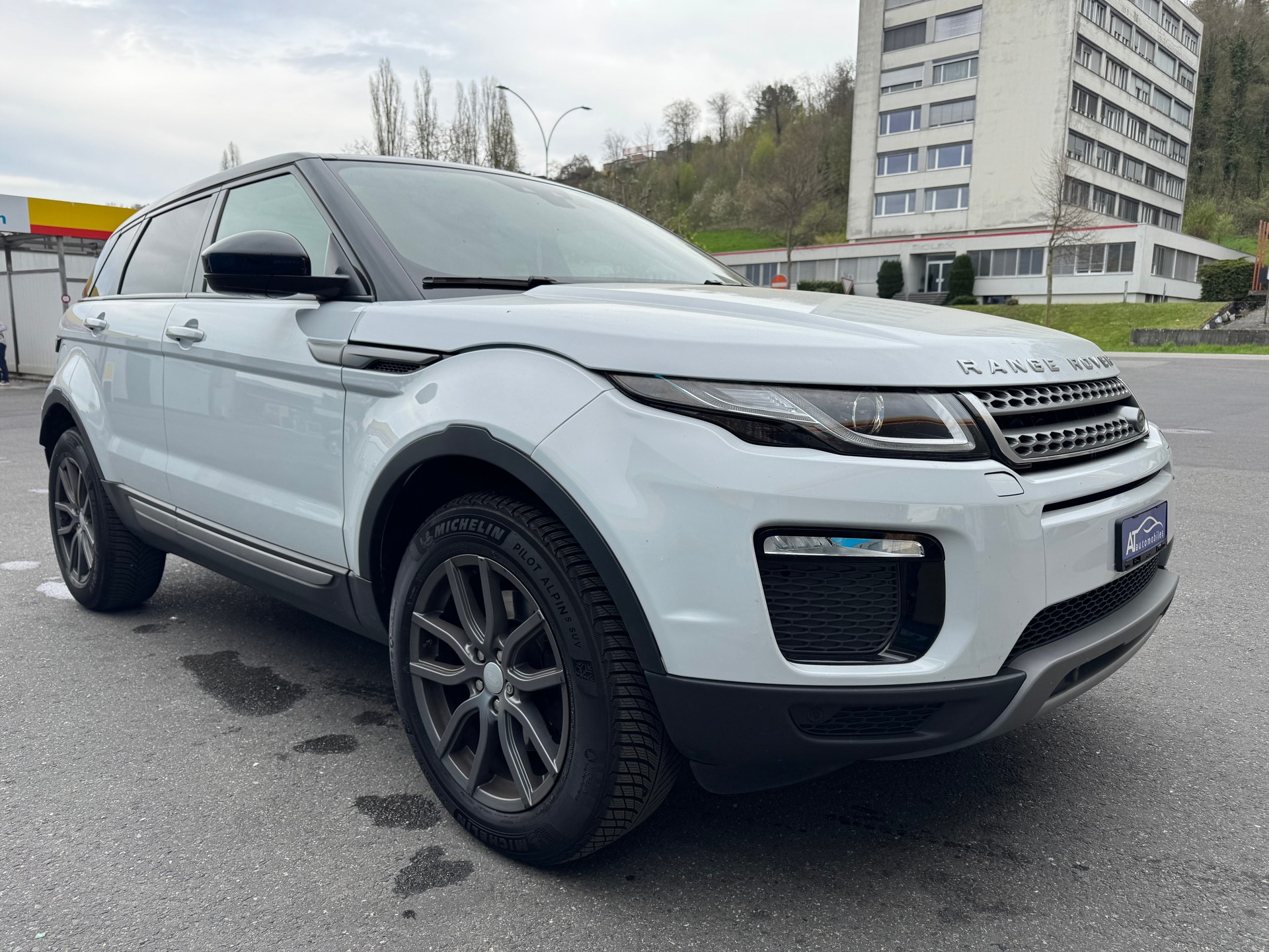LAND ROVER Range Rover Evoque 2.0 TD4 HSE Dynamic AT9-image-2