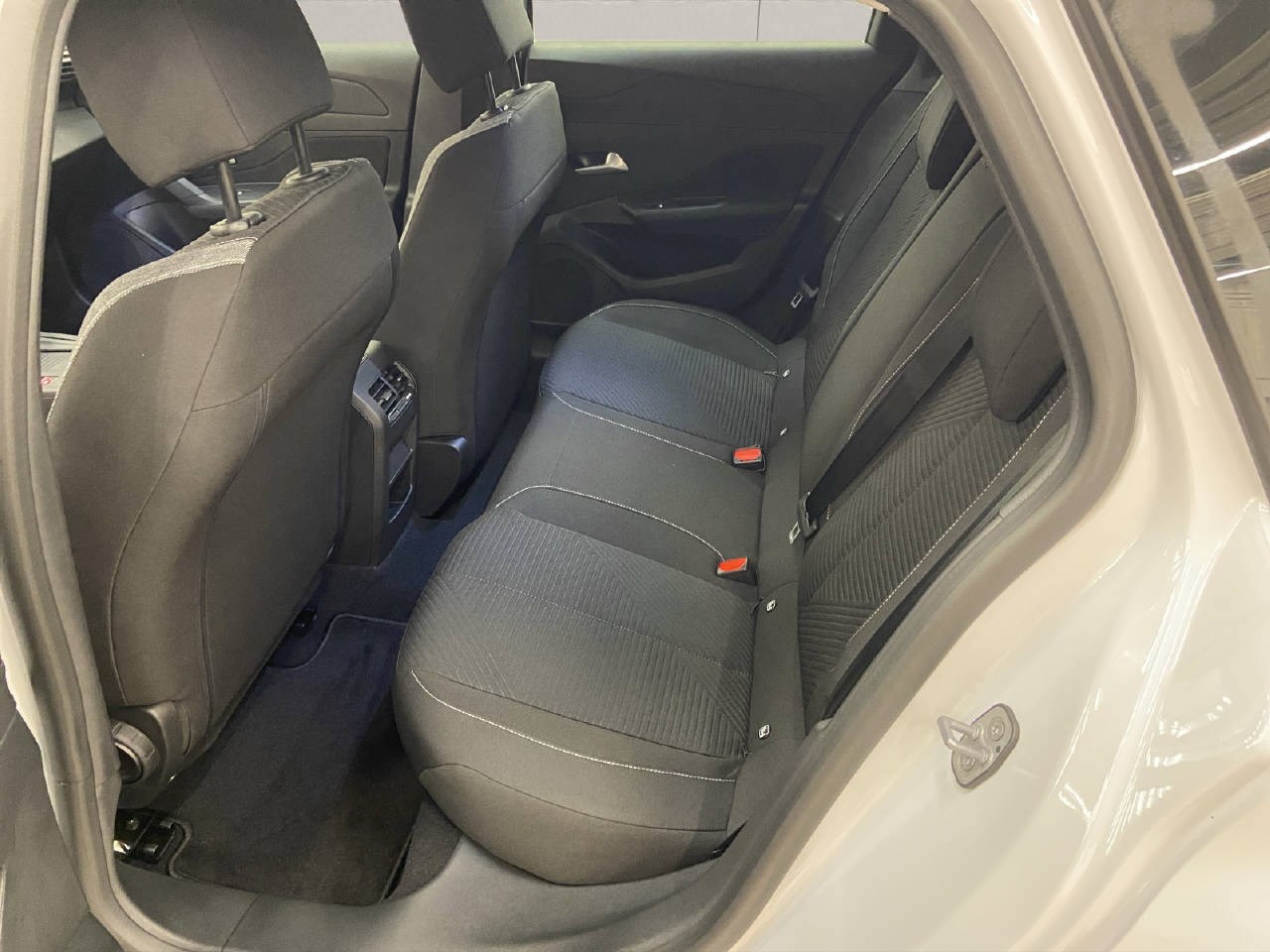 PEUGEOT 308 SW 1.2 Hybrid Active-image-9