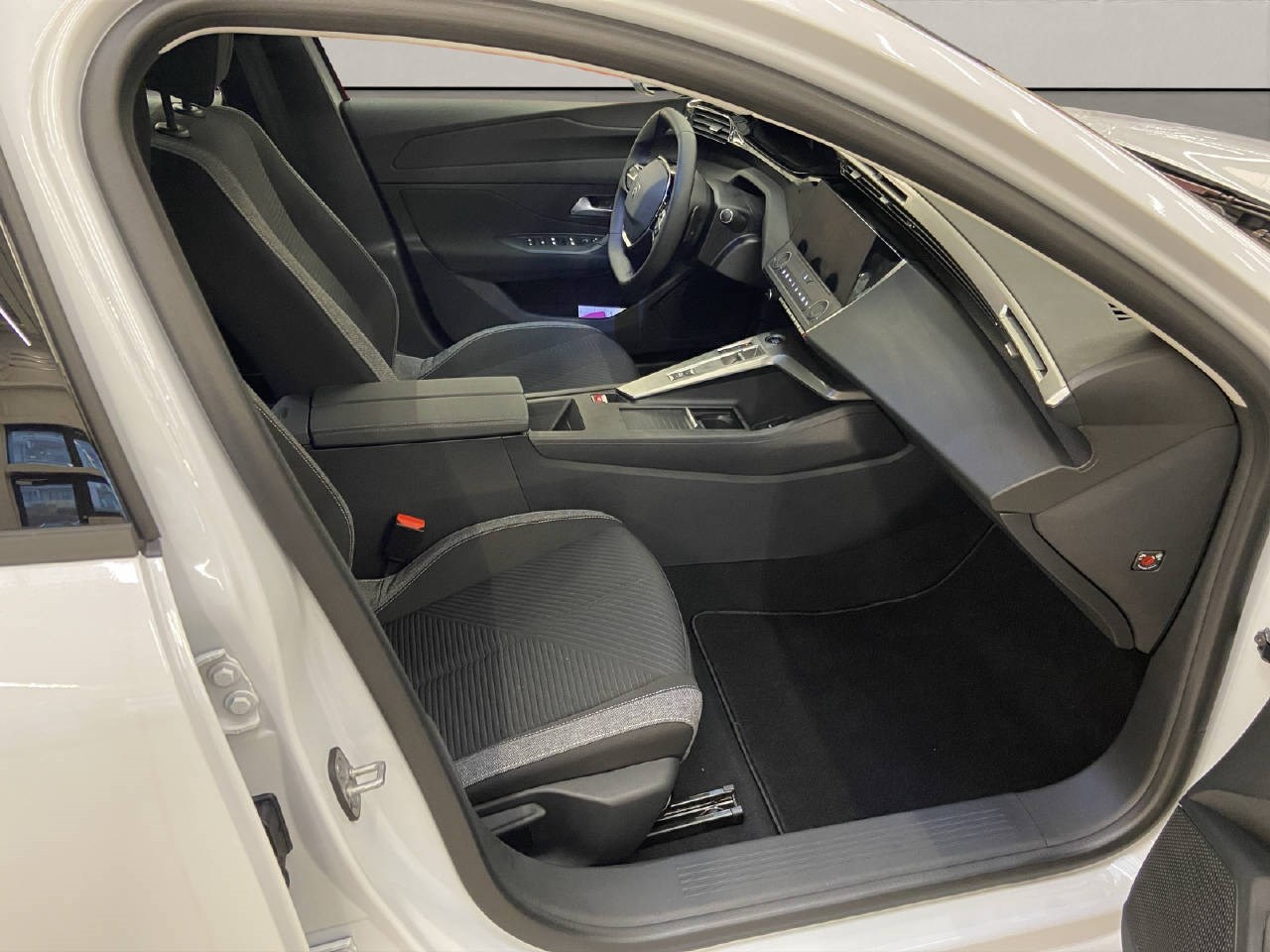 PEUGEOT 308 SW 1.2 Hybrid Active-image-10