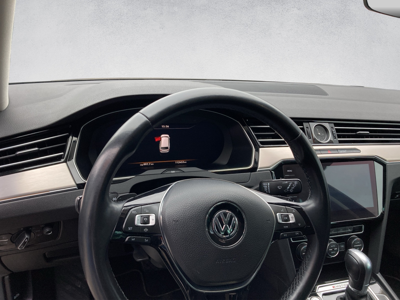 VW Passat Variant 2.0 TDI BMT Highline DSG 4Motion-image-5