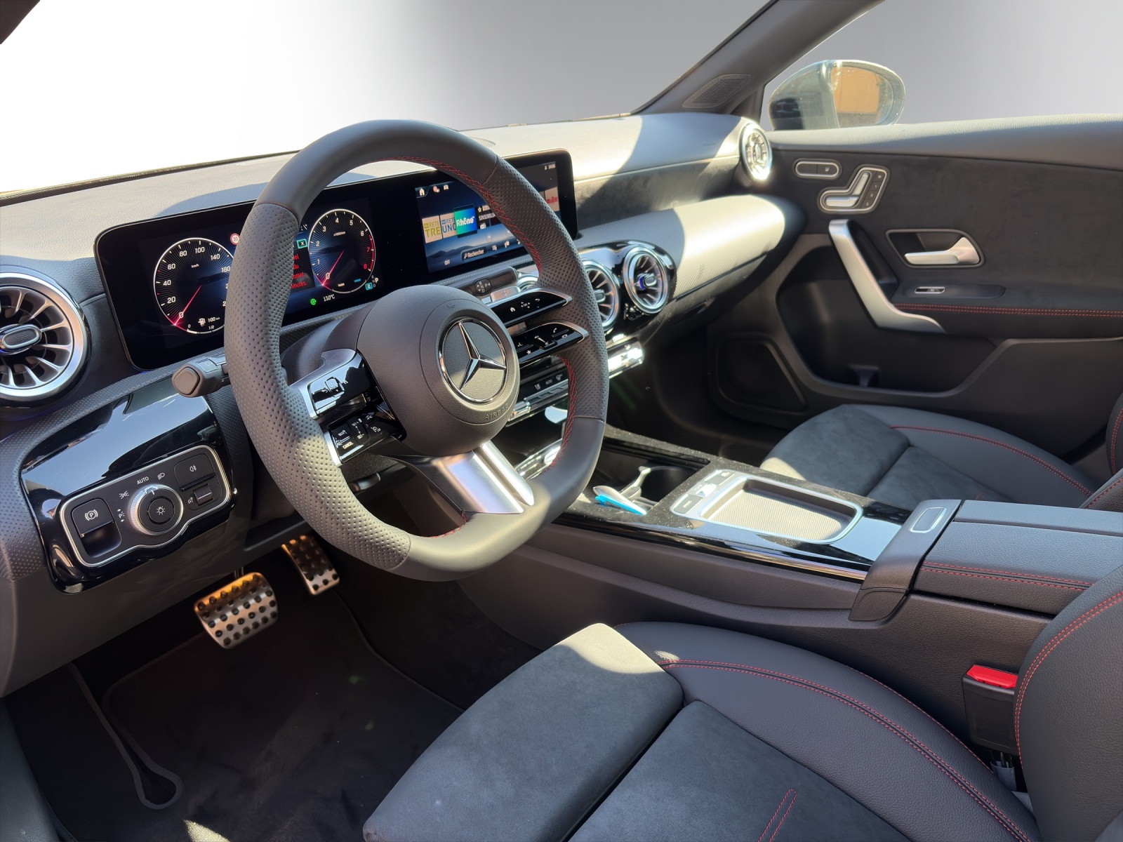 Image MERCEDES-BENZ A-220 A 220 4Matic 8G-DCT