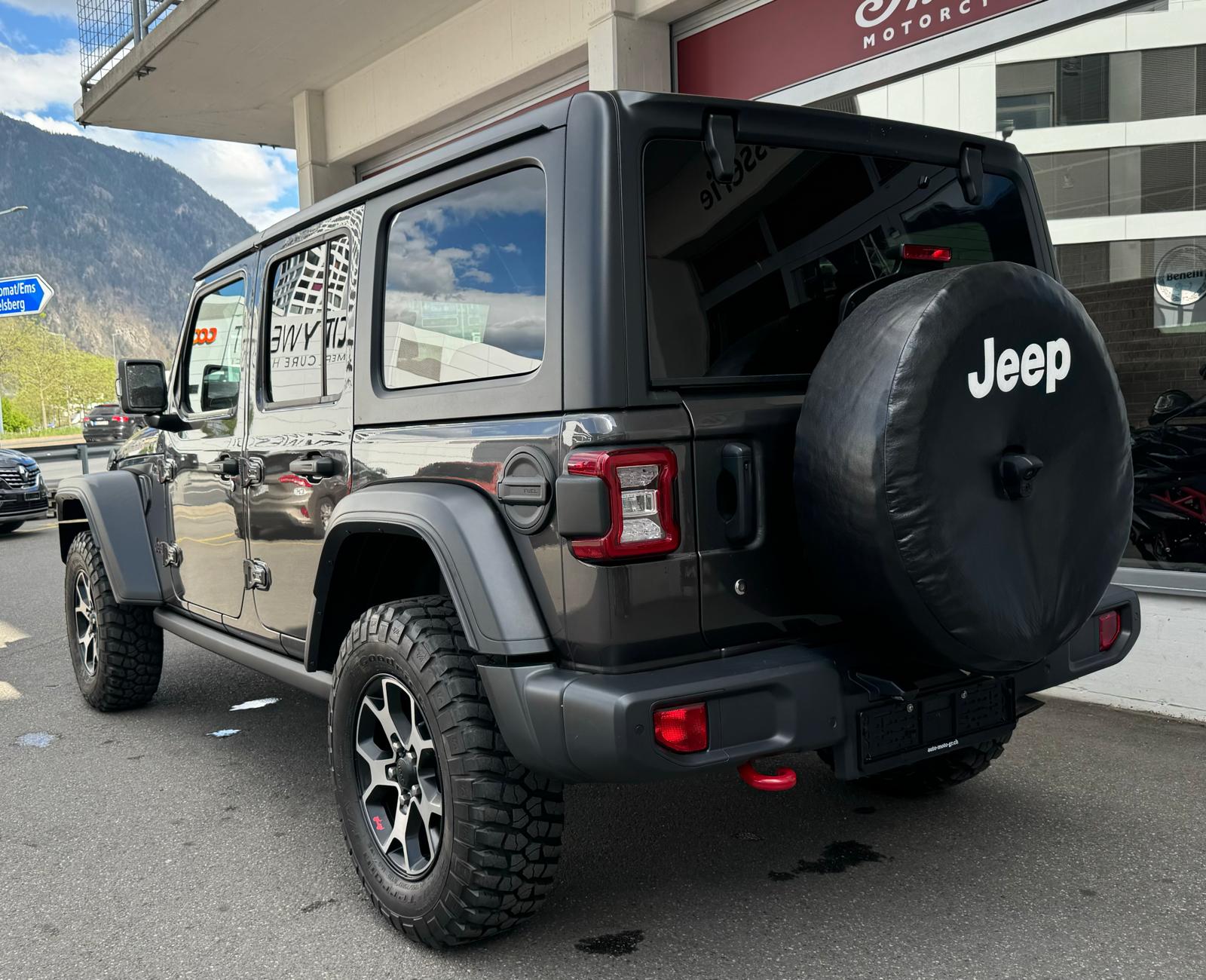 JEEP Wrangler 2.0 Unlimited Rubicon Automatic-showroom-element-3
