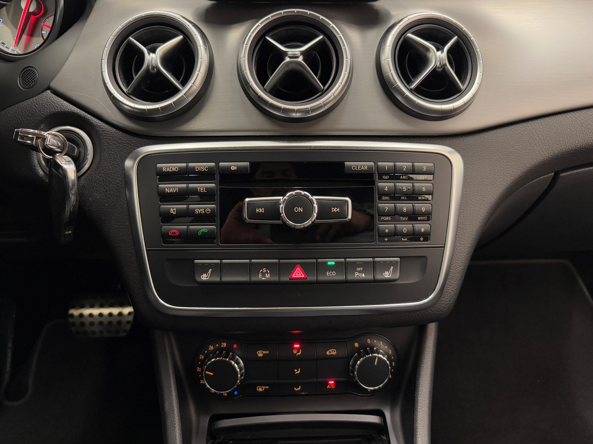MERCEDES-BENZ CLA 250 AMG Line-image-11