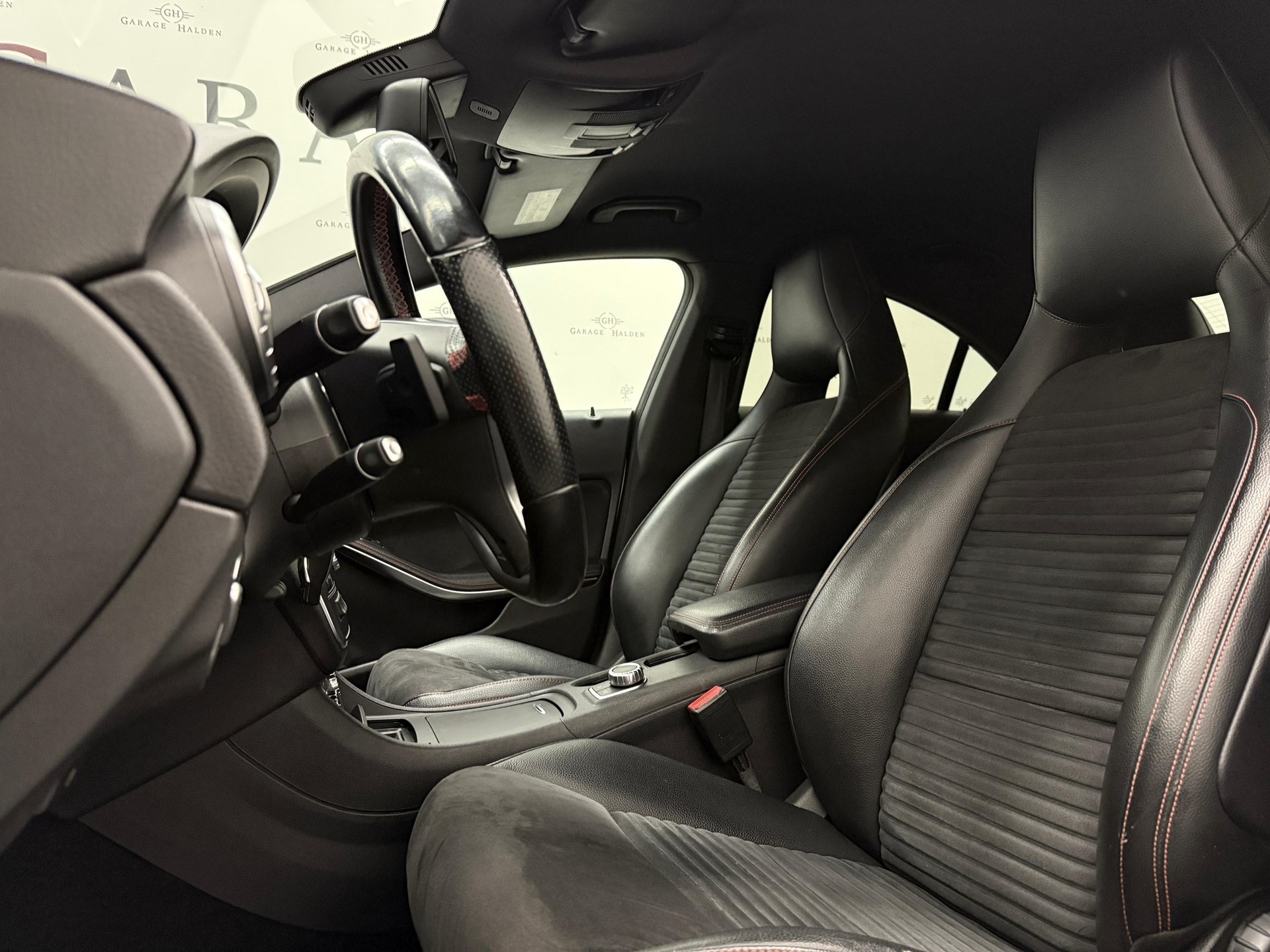 MERCEDES-BENZ CLA 250 AMG Line-image-15
