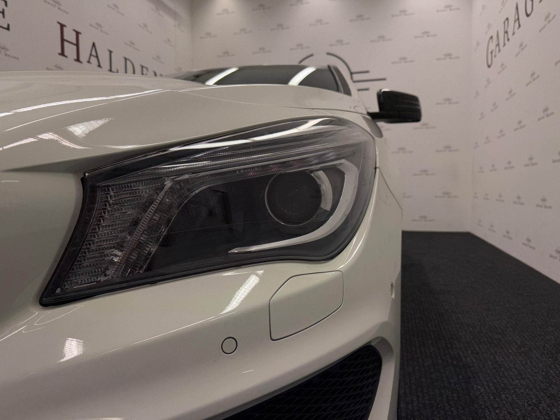 MERCEDES-BENZ CLA 250 AMG Line-image-3