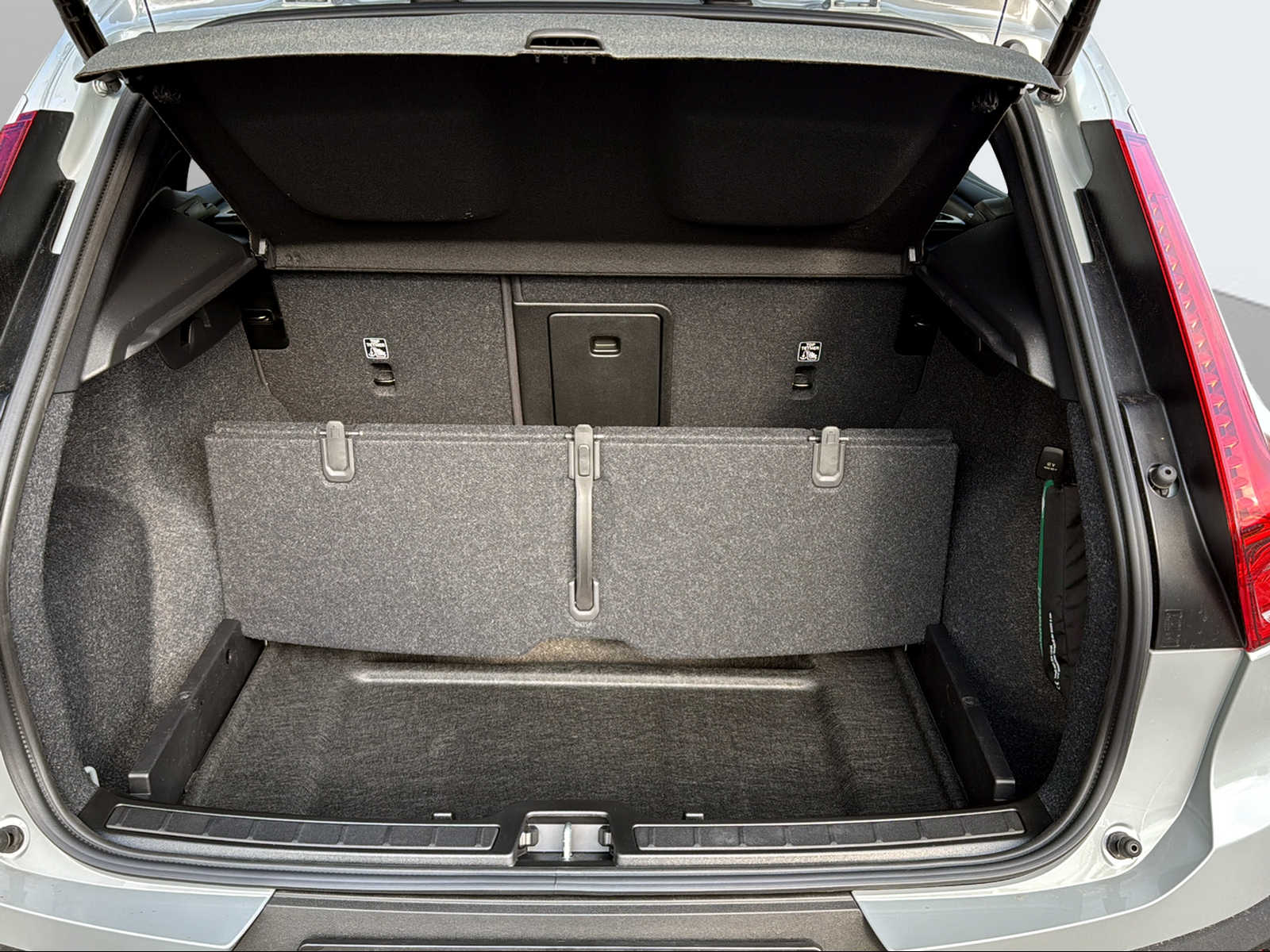 Image VOLVO XC40 XC40 B3 Benzin Mild Hybrid Xcite DCT