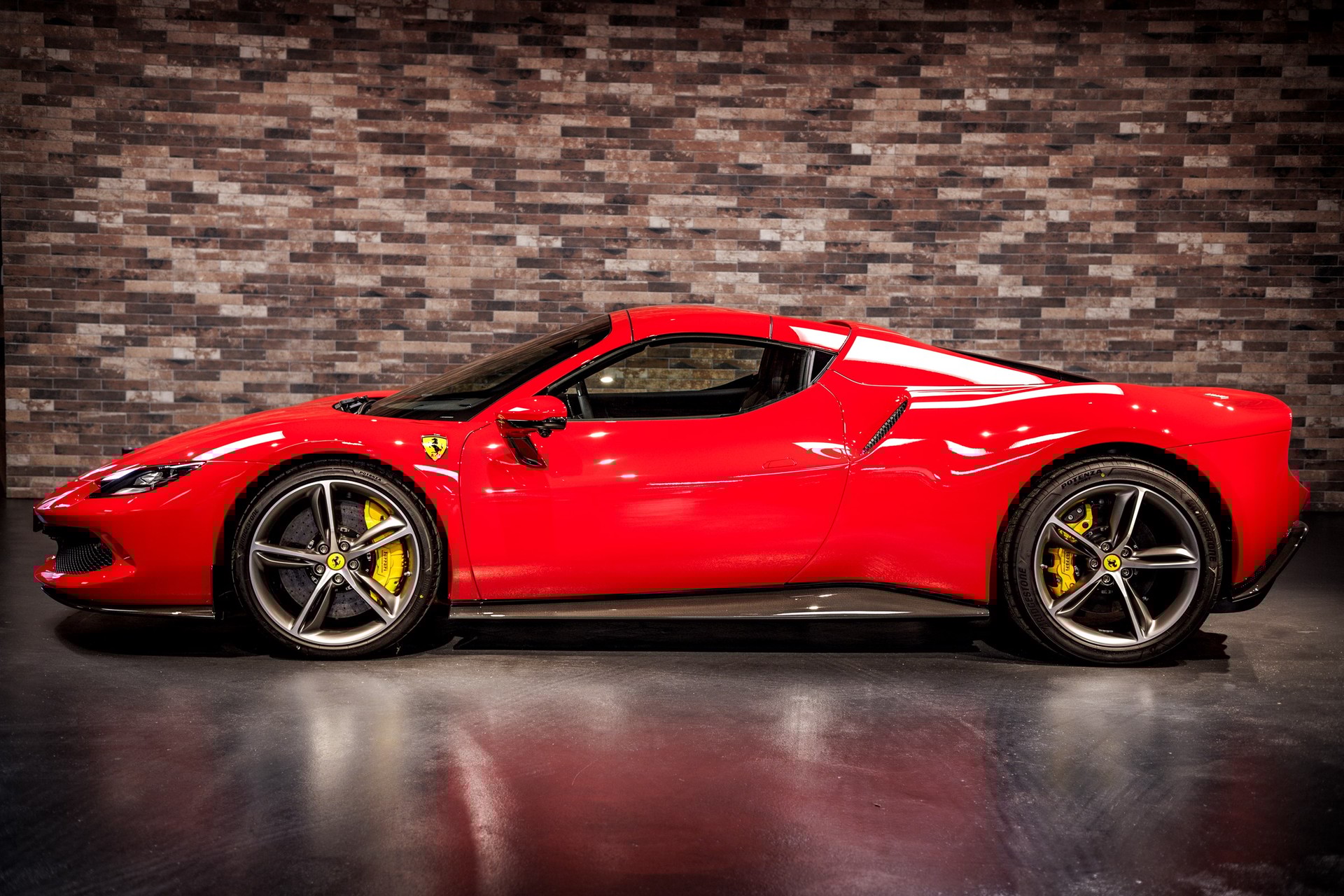 FERRARI 296 GTS-image-3