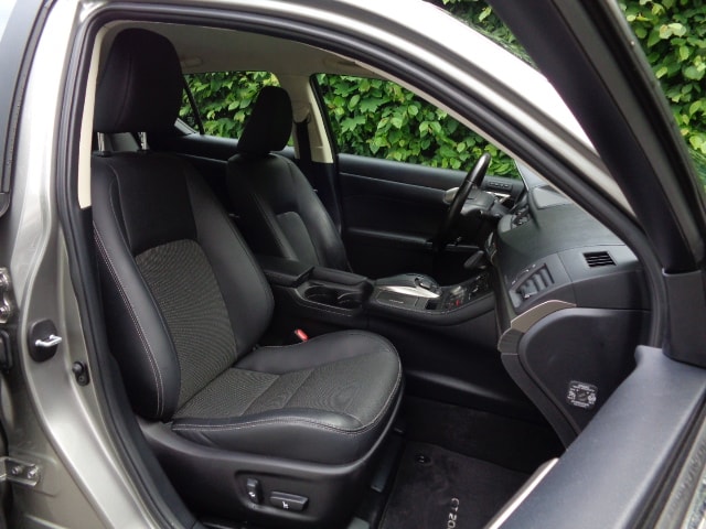 LEXUS CT 200h 1.8 excellence CVT-image-6