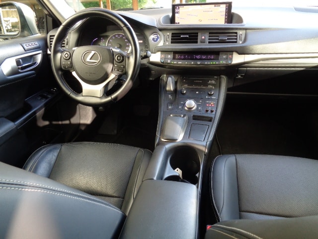 LEXUS CT 200h 1.8 excellence CVT-image-3