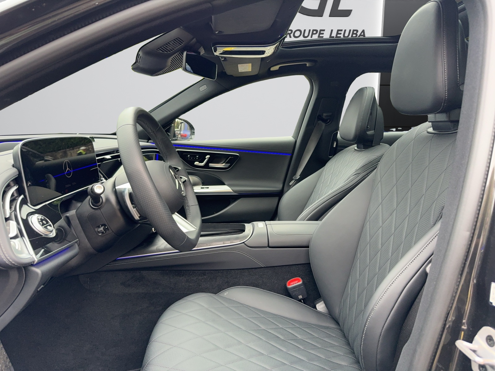 Image MERCEDES-BENZ E-220 E 220 d 4Matic AMG Line 9G-Tronic