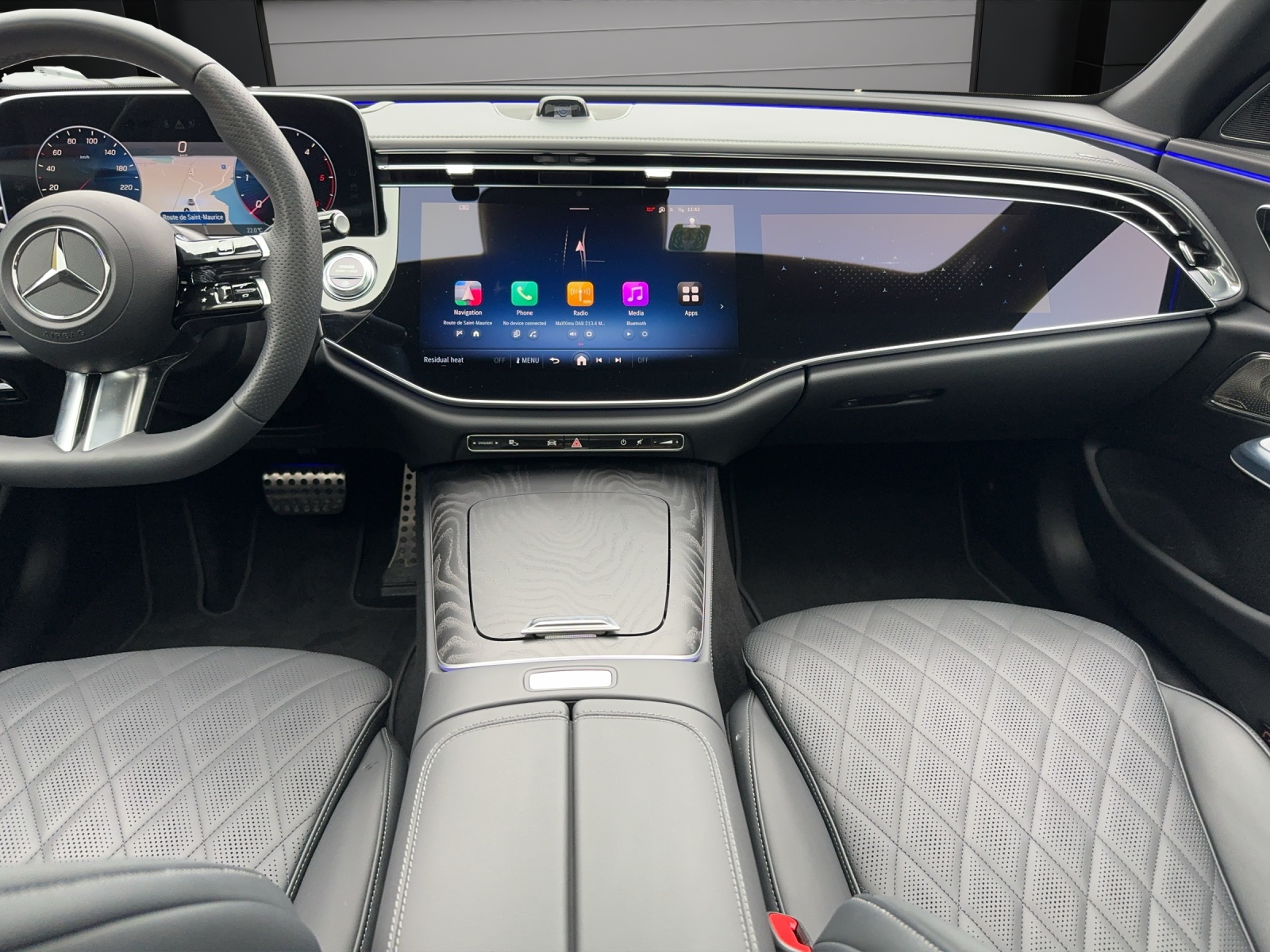 Image MERCEDES-BENZ E-220 E 220 d 4Matic AMG Line 9G-Tronic