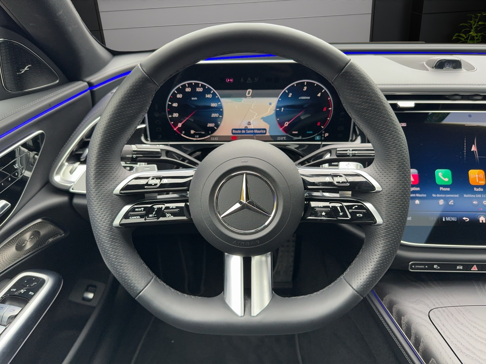 Image MERCEDES-BENZ E-220 E 220 d 4Matic AMG Line 9G-Tronic