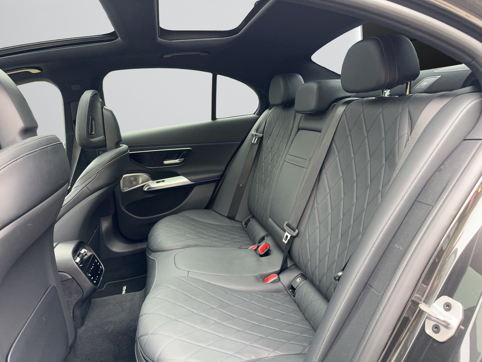 Image MERCEDES-BENZ E-220 E 220 d 4Matic AMG Line 9G-Tronic